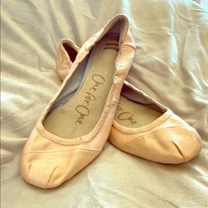 Toms pink ballet flat